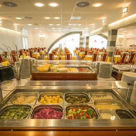 Hotel Panorama Balatongyörök エクステリア 写真