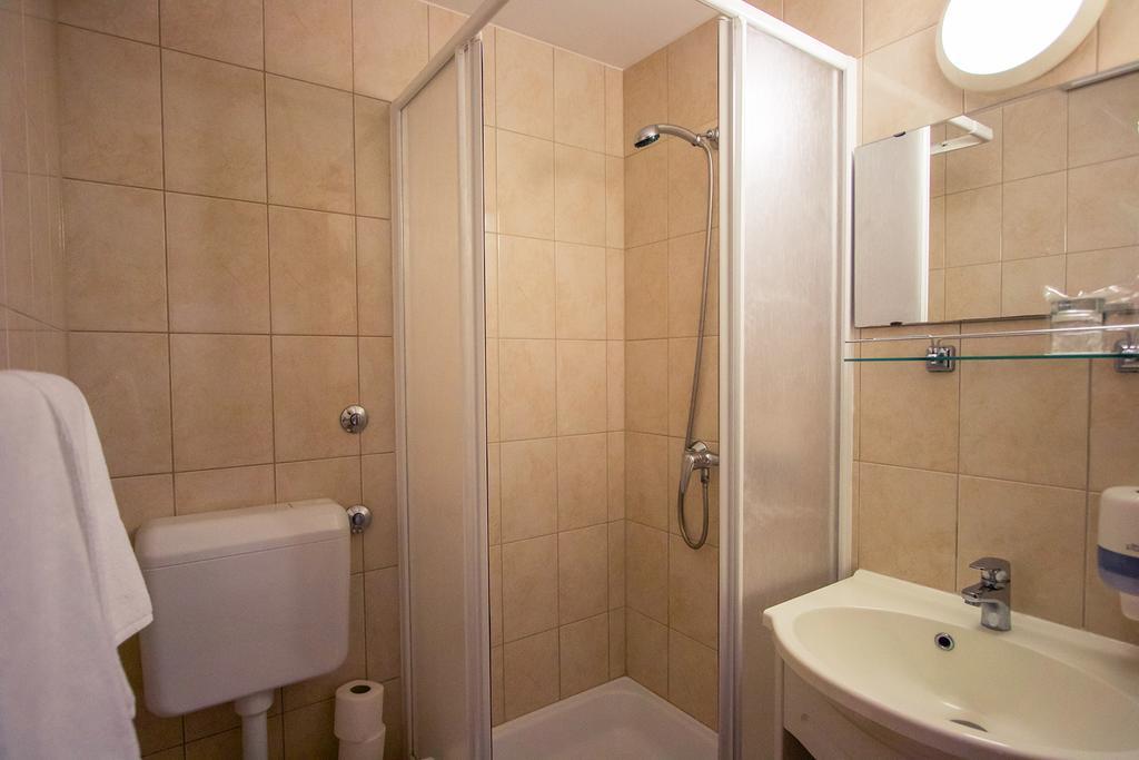 Hotel Panorama Balatongyörök エクステリア 写真