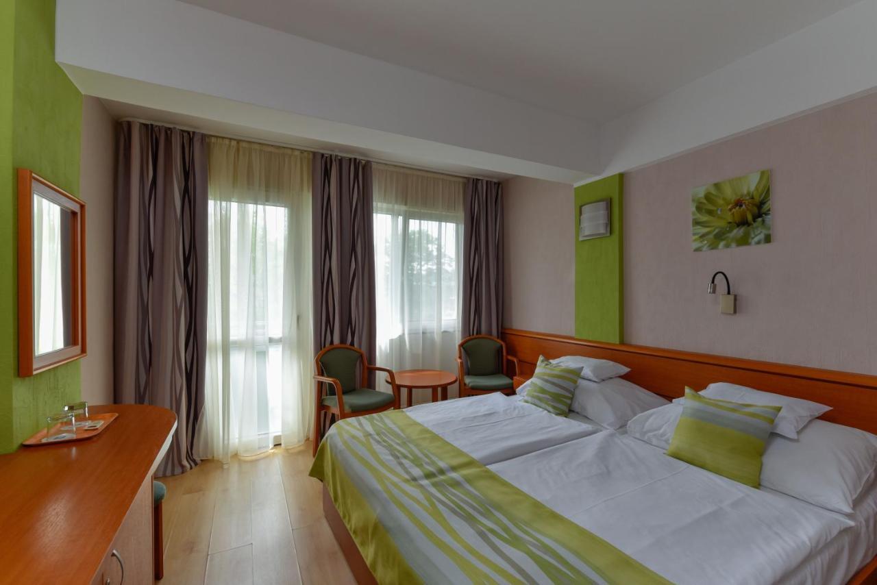 Hotel Panorama Balatongyörök エクステリア 写真