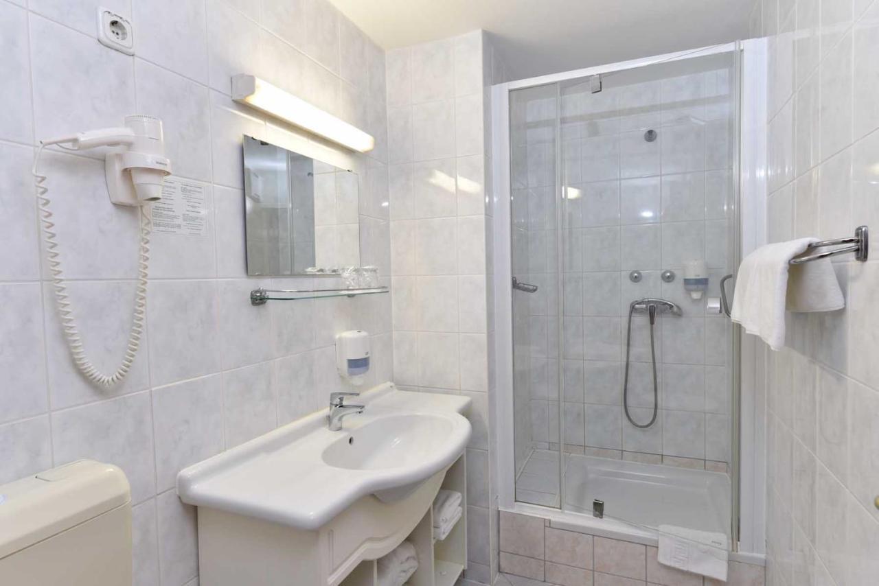 Hotel Panorama Balatongyörök エクステリア 写真