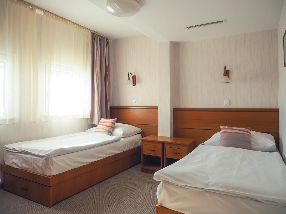 Hotel Panorama Balatongyörök エクステリア 写真